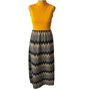 Vicky Vaughn Knit Maxi Dress Chevron Print Mustard Yellow Fall 60s 70s Small Euc